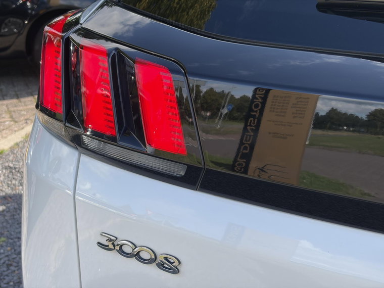 Vehicle Image 52