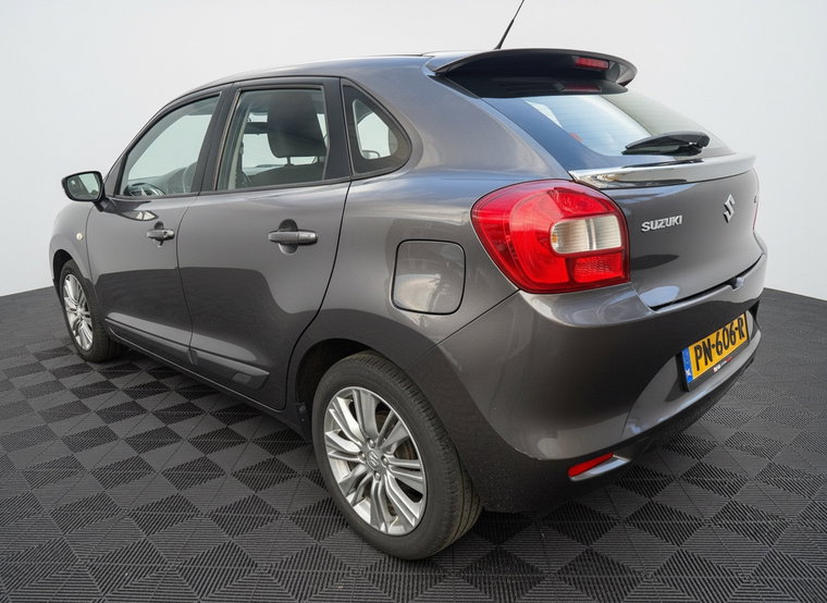 Vehicle Image 8