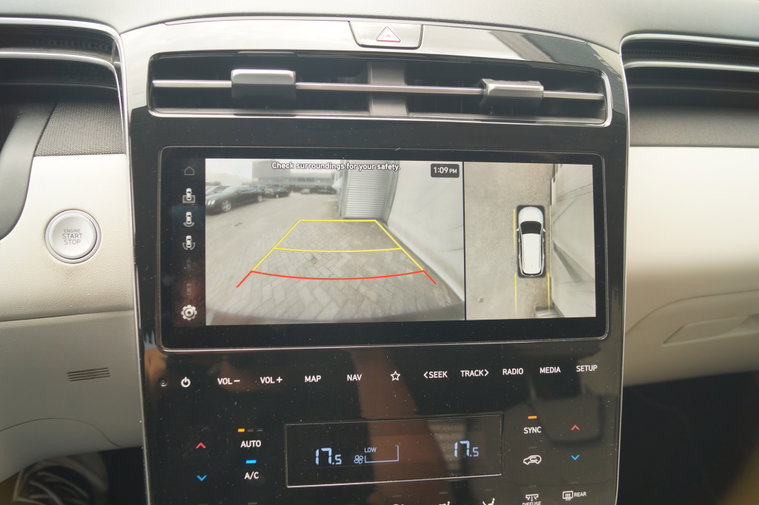 Vehicle Image 19