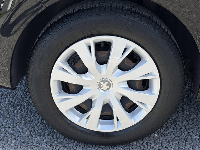 Vehicle Image 36