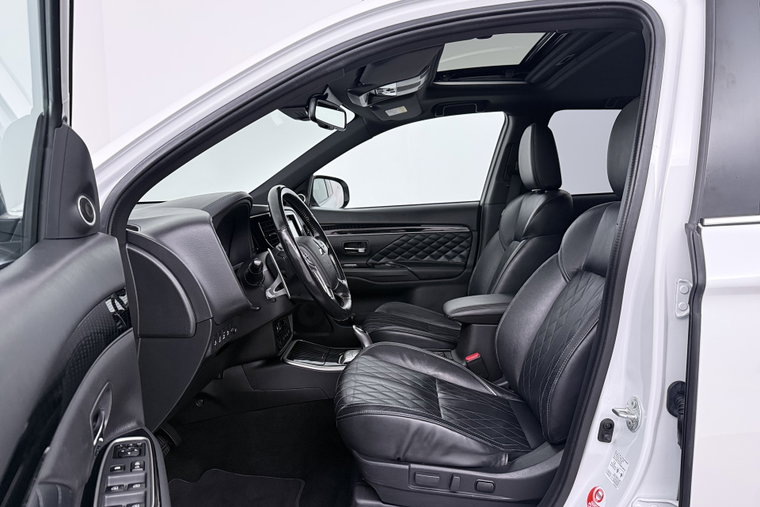 Vehicle Image 23