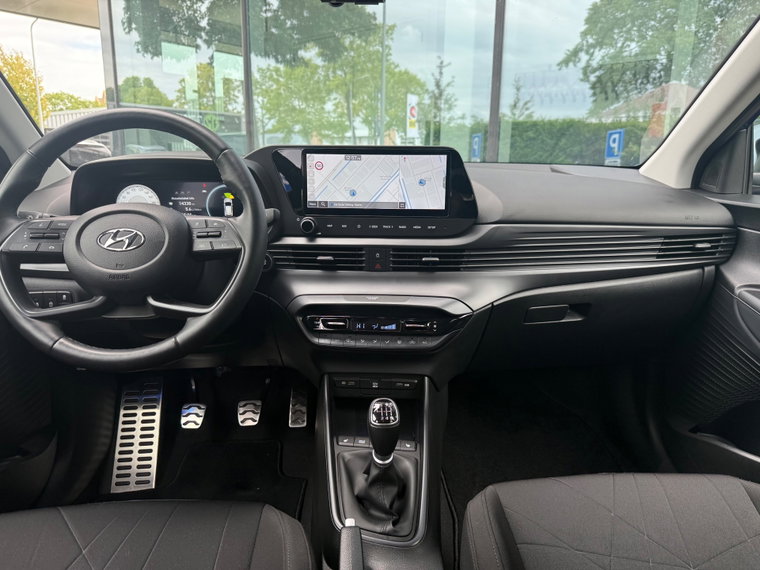 Vehicle Image 12
