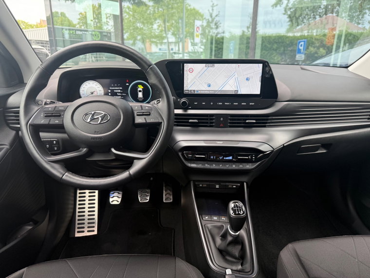 Vehicle Image 13