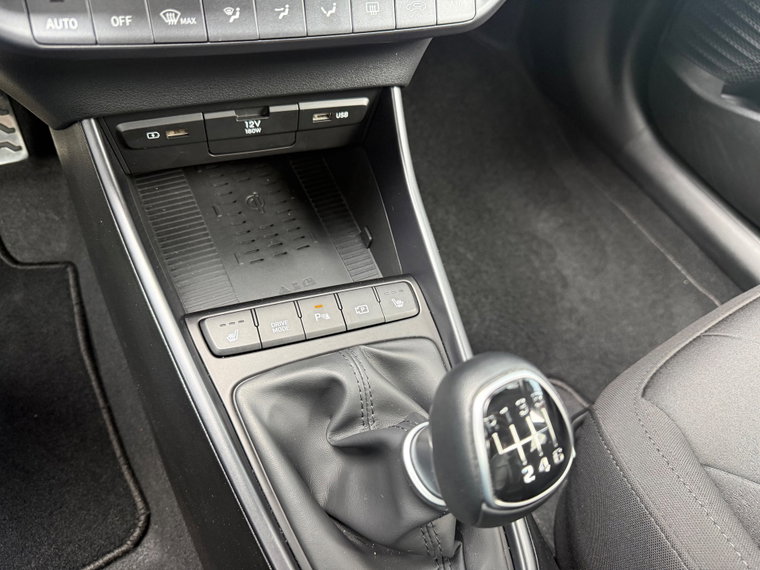 Vehicle Image 32