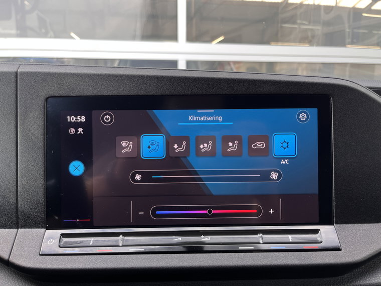 Vehicle Image 38