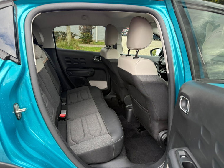 Vehicle Image 13