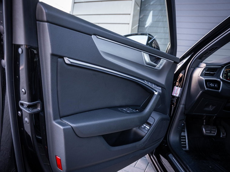 Vehicle Image 30