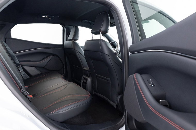 Vehicle Image 8