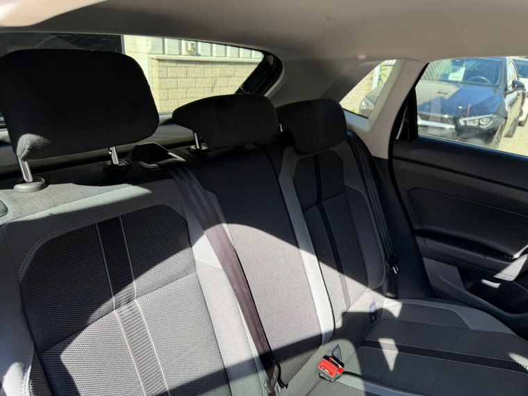 Vehicle Image 22