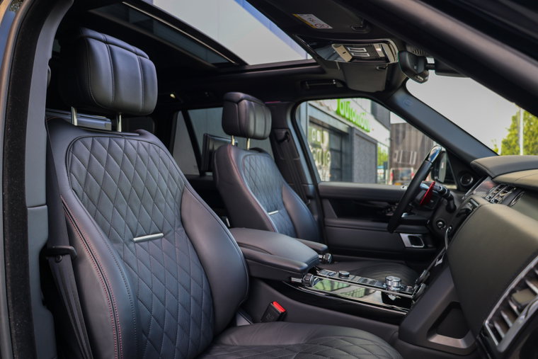 Vehicle Image 12