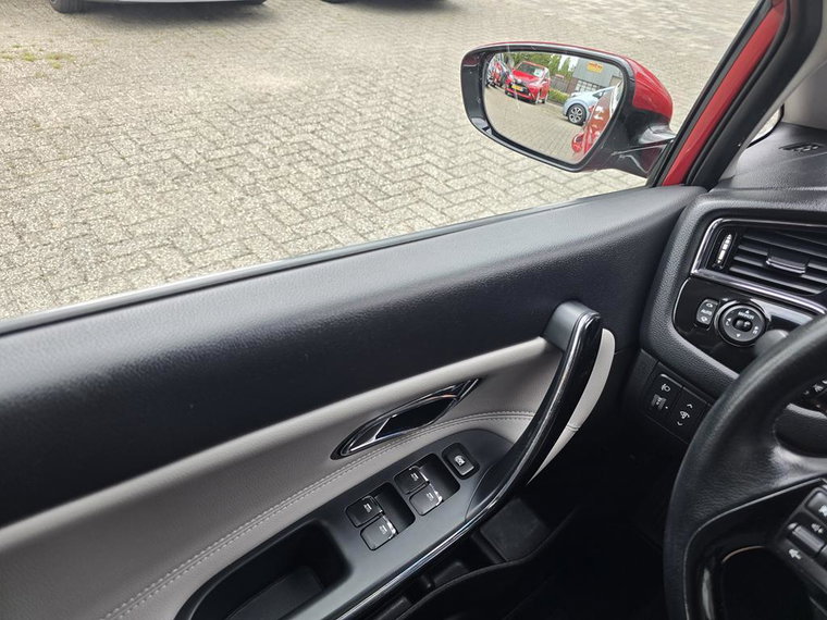 Vehicle Image 26