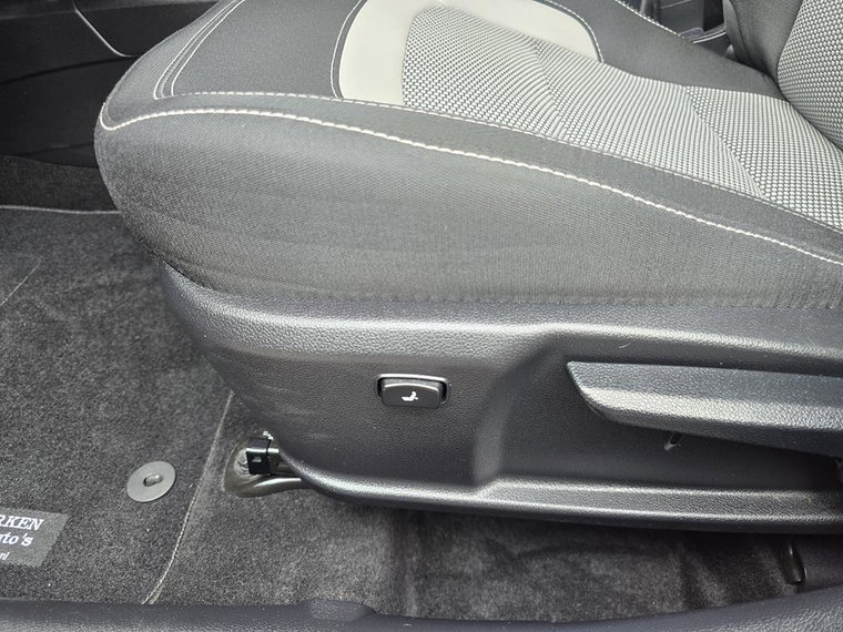 Vehicle Image 29