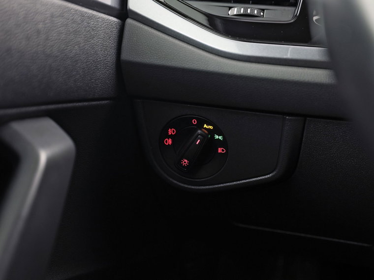 Vehicle Image 28