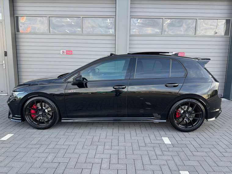 Vehicle Image 32