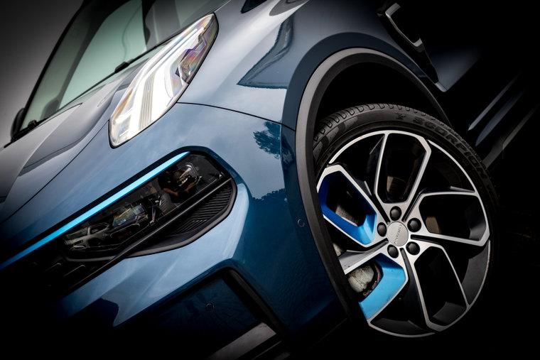 Vehicle Image 9