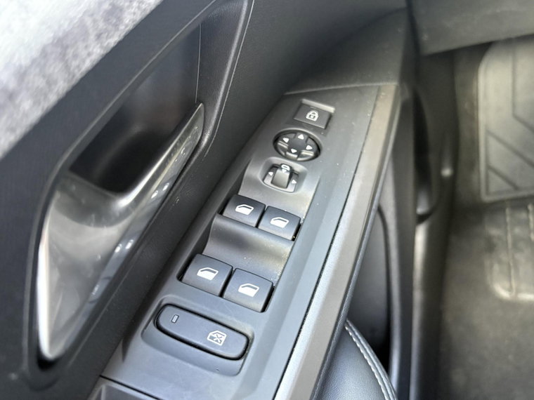 Vehicle Image 24