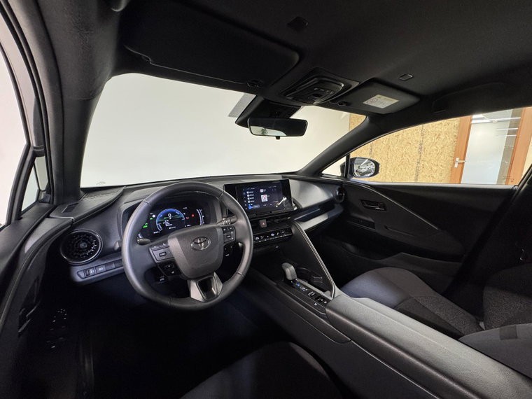 Vehicle Image 11