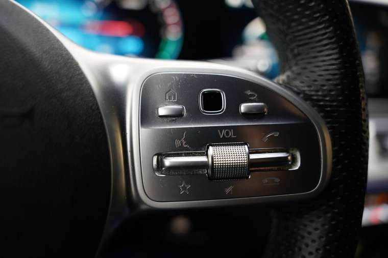 Vehicle Image 38