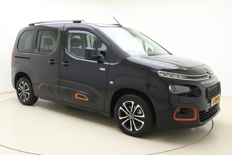 Vehicle Image 8