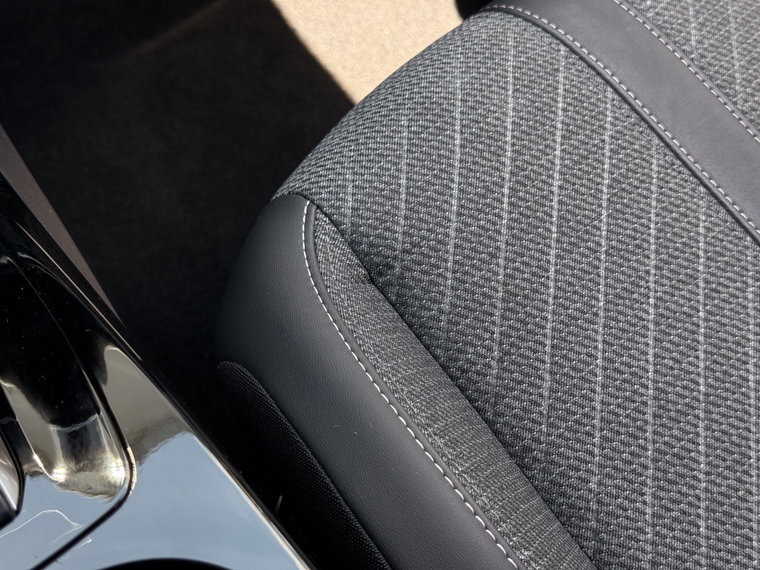 Vehicle Image 38