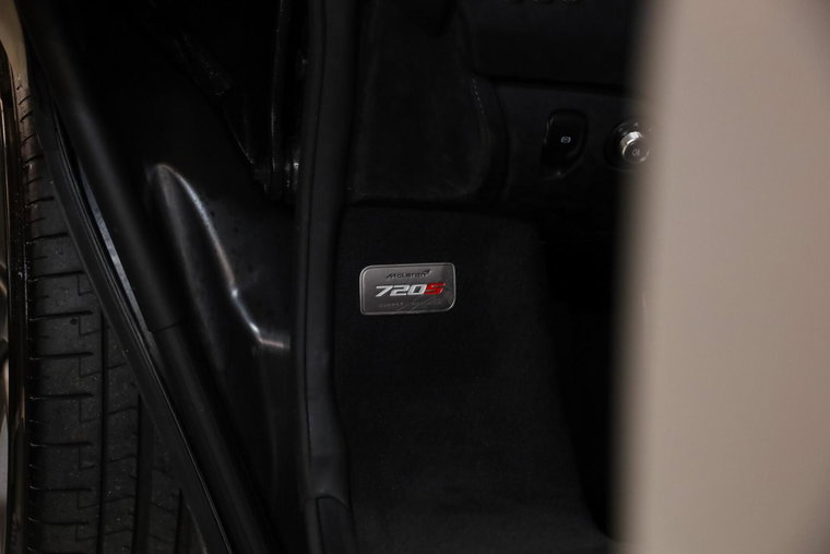 Vehicle Image 38