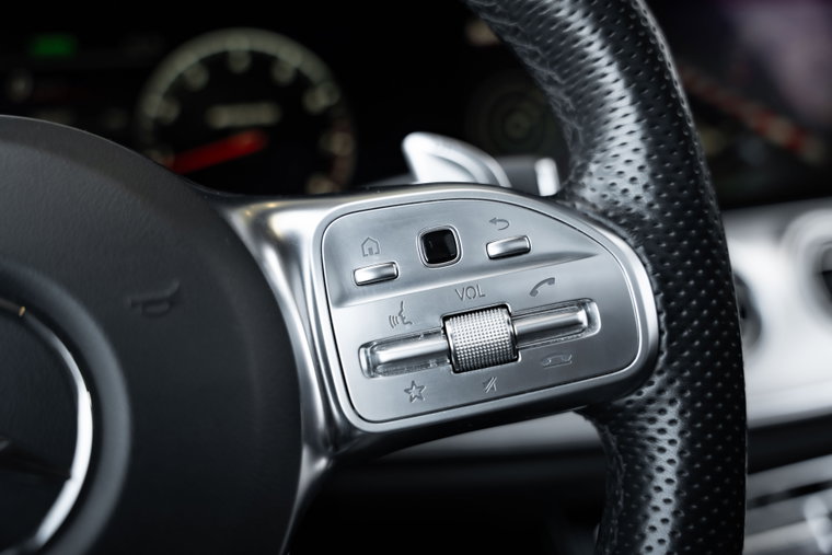 Vehicle Image 25