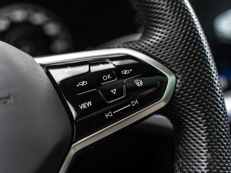 Vehicle Image 39