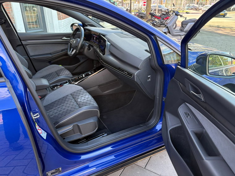 Vehicle Image 37
