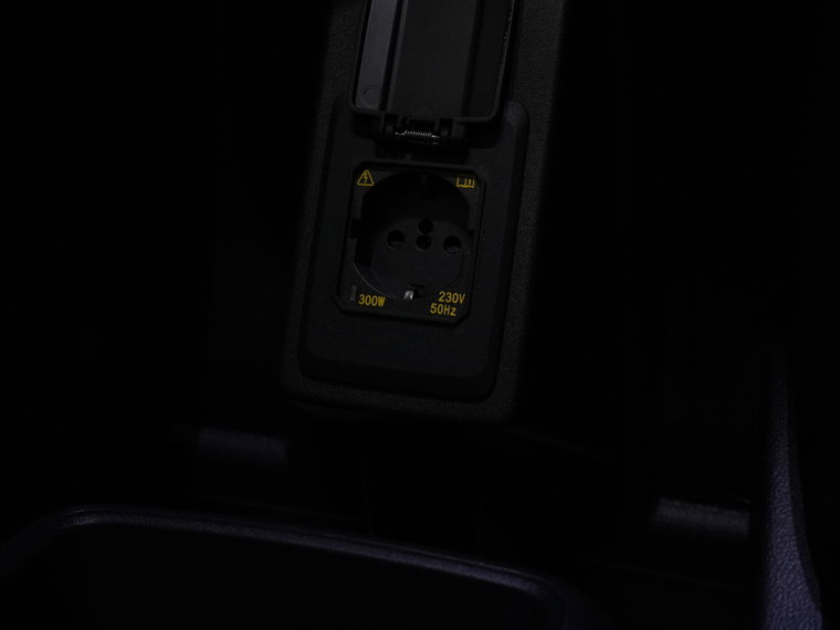 Vehicle Image 24