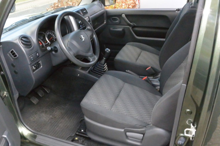 Vehicle Image 12