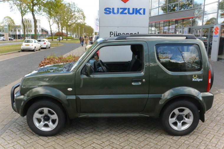 Vehicle Image 4