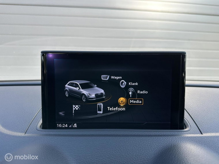 Vehicle Image 38
