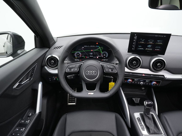 Vehicle Image 22