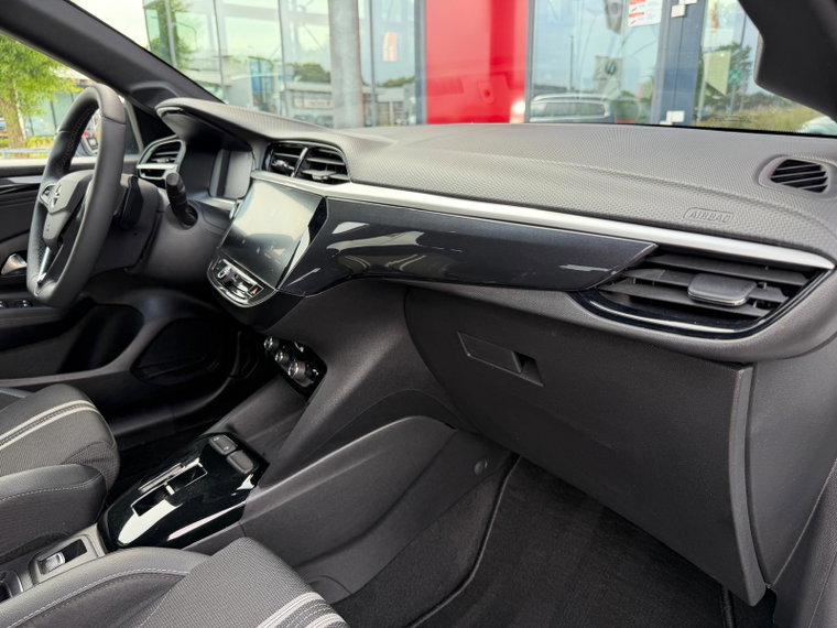 Vehicle Image 21