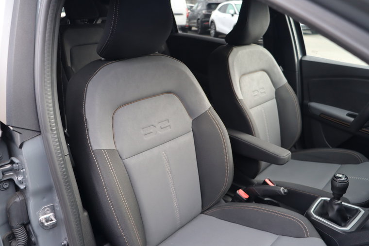 Vehicle Image 13