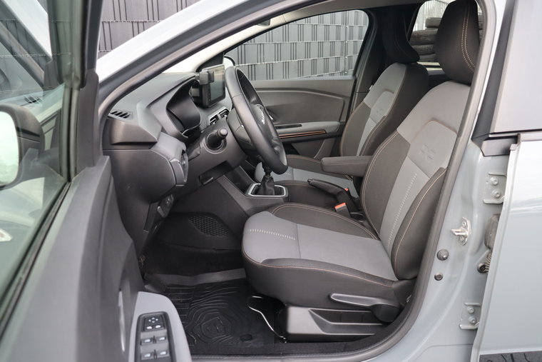 Vehicle Image 7