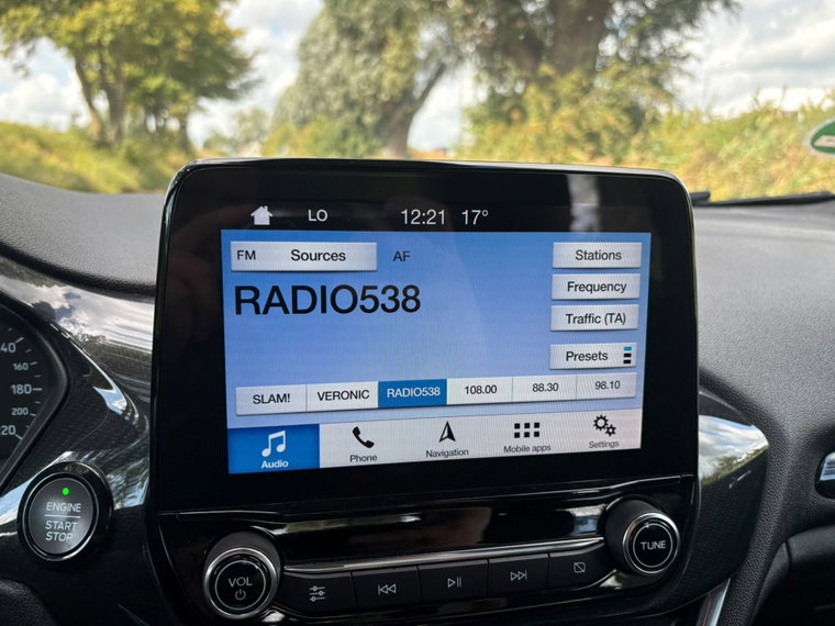 Vehicle Image 13