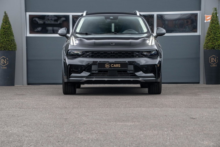 Vehicle Image 11
