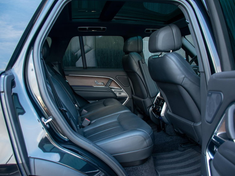 Vehicle Image 9