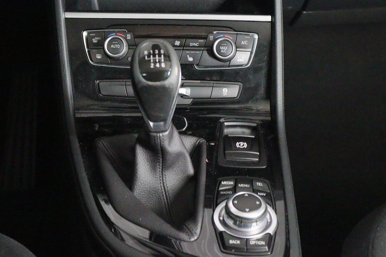 Vehicle Image 38