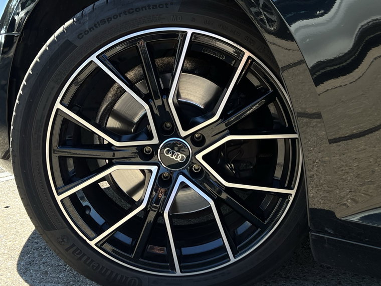 Vehicle Image 30
