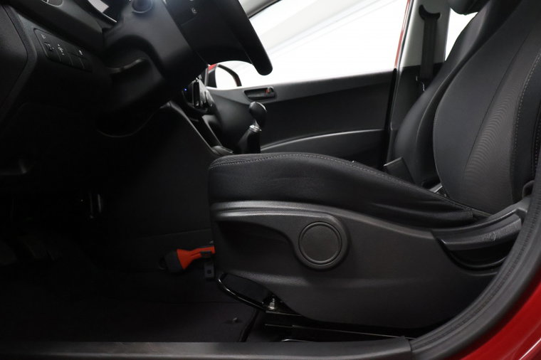 Vehicle Image 21