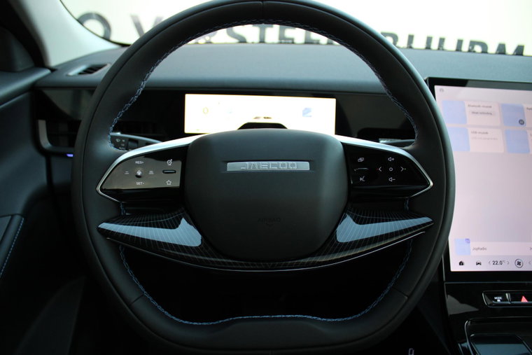 Vehicle Image 24