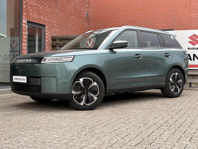 Vehicle Image 8