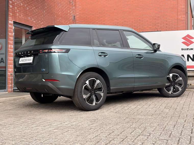 Vehicle Image 9