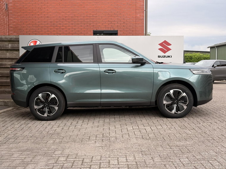 Vehicle Image 10
