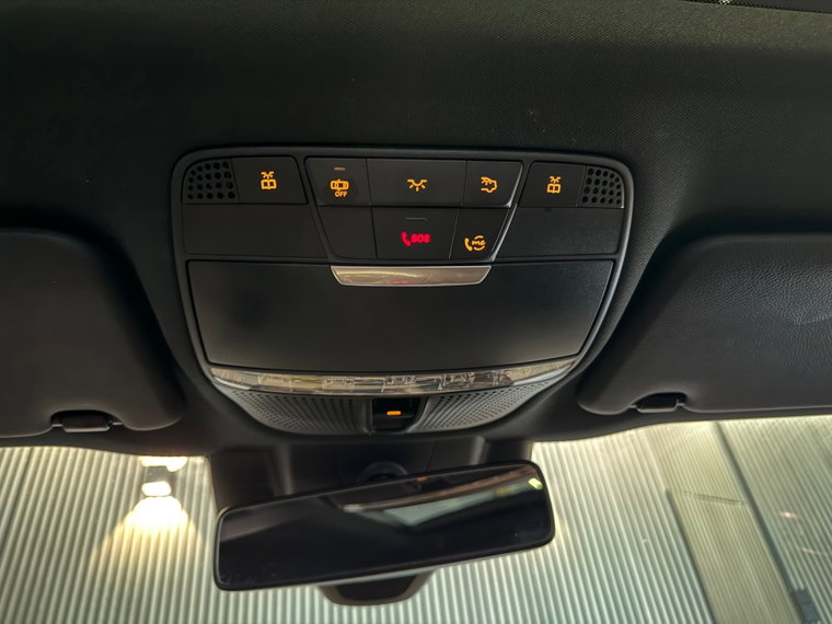Vehicle Image 37