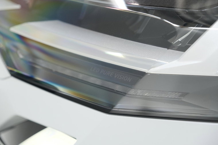 Vehicle Image 11
