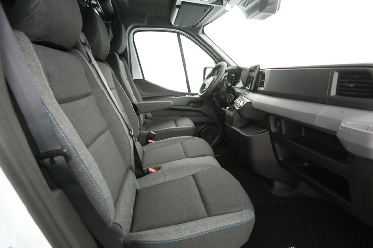 Vehicle Image 25