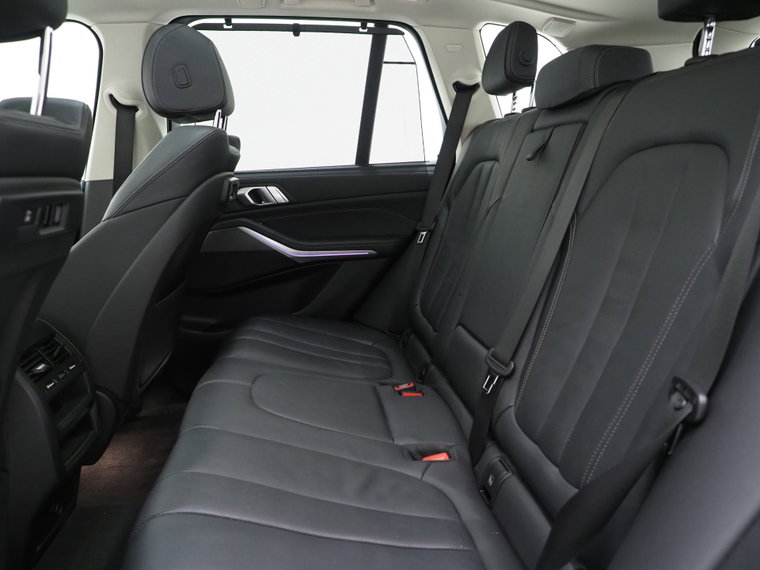 Vehicle Image 37